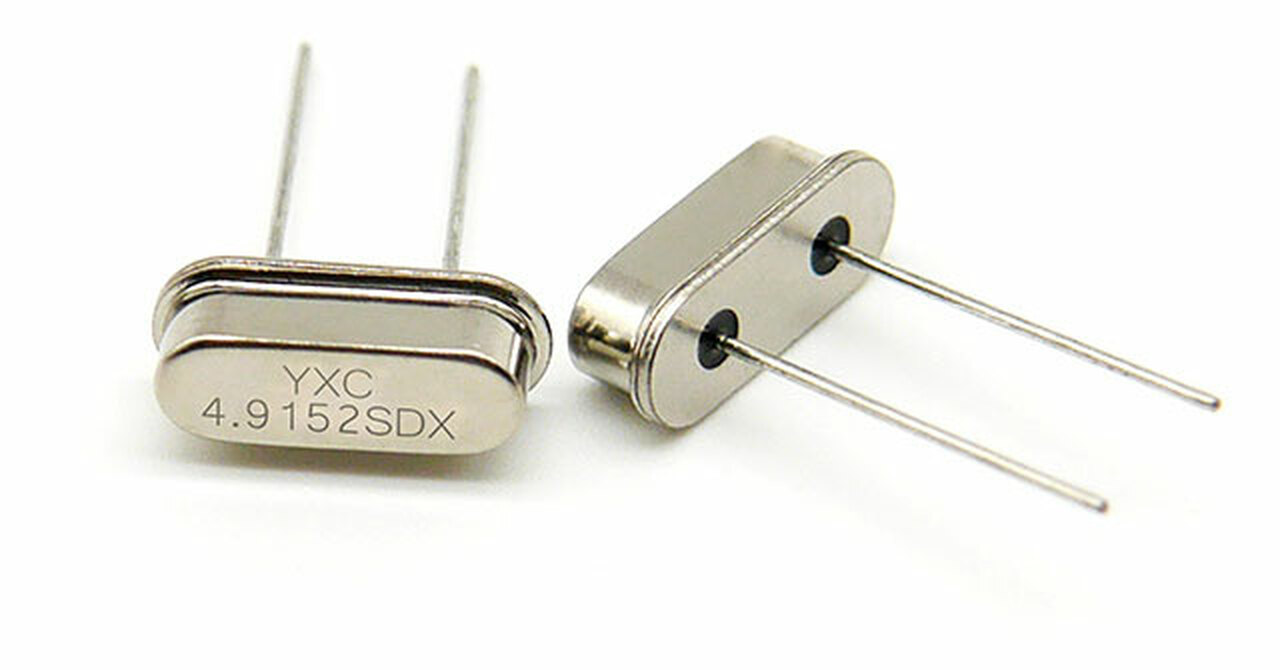 HC-49US 4.9152 MHz Crystal Oscillator | 20pF | 20PPM | DIP Through-Hole
